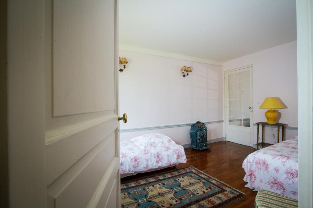 Chateau De La Madeleine Pressagny l'Orgueilleux Room photo