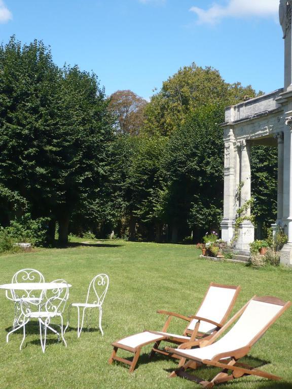 Chateau De La Madeleine Pressagny l'Orgueilleux Exterior photo